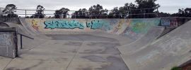 Заброшенный скейт парк