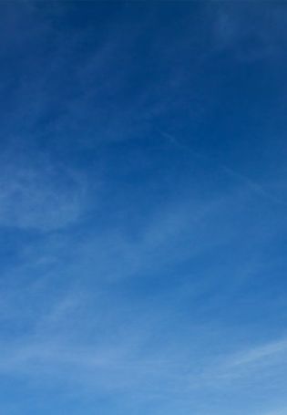 Голубое небо фон