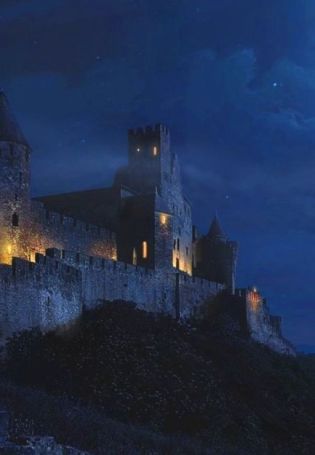 Замок ночью