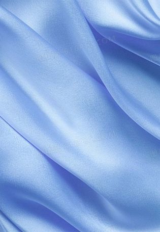Развивающийся синий шарф