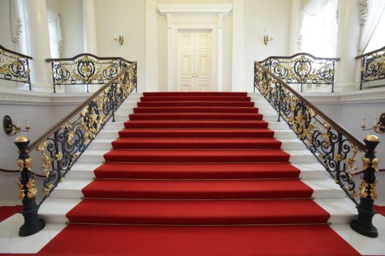 Парадная лестница екатерининского дворца