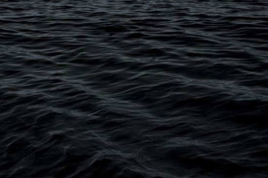Море в темноте