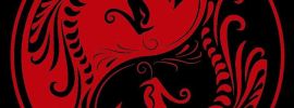 Красный китайский дракон на черном фоне