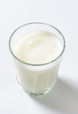 Молоко в стакане