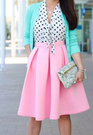 Одежда с розовой юбкой