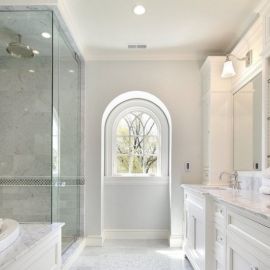 Стильные светлые ванные комнаты