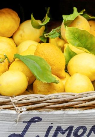 Корзинка с лимонами
