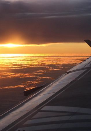 Рассвет из самолета