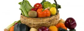 Корзинка с овощами и фруктами