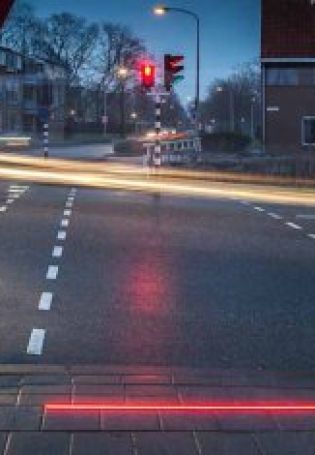 Светофор на дороге
