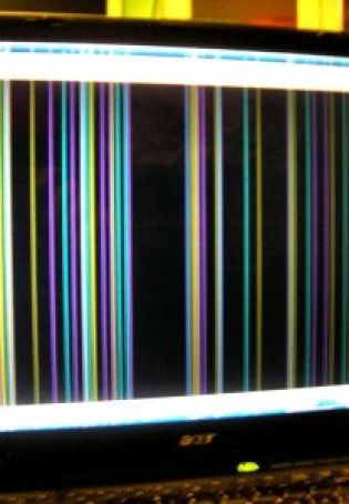 Разноцветные полосы на экране