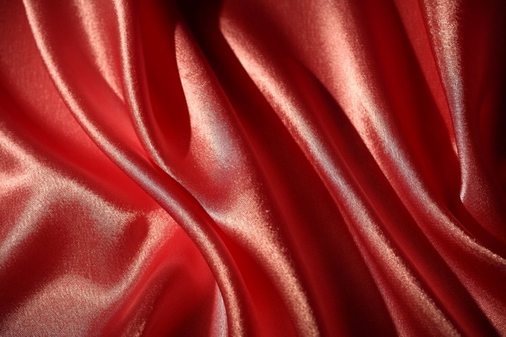 Красная ткань
