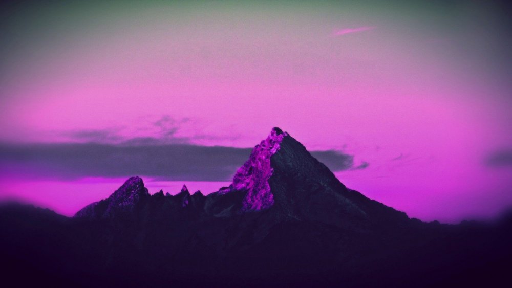 Горы фиолетовый закат