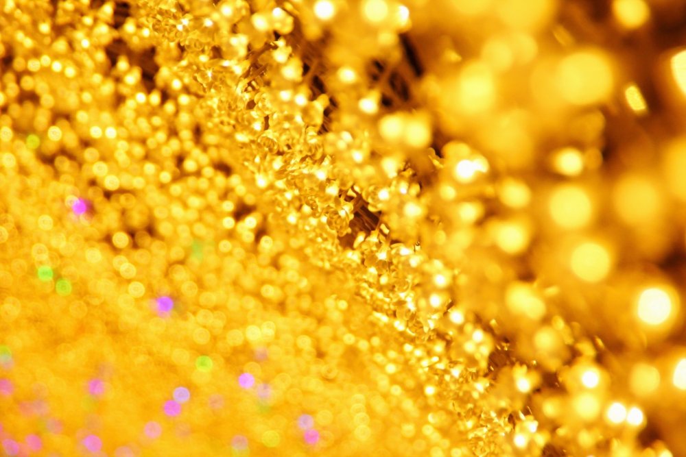 Золотистый фон