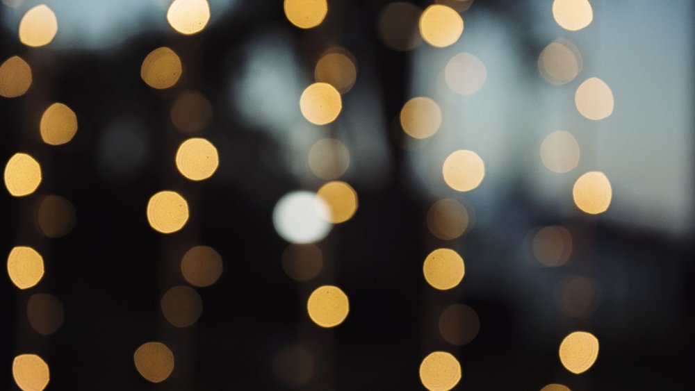 Белый размытый фон