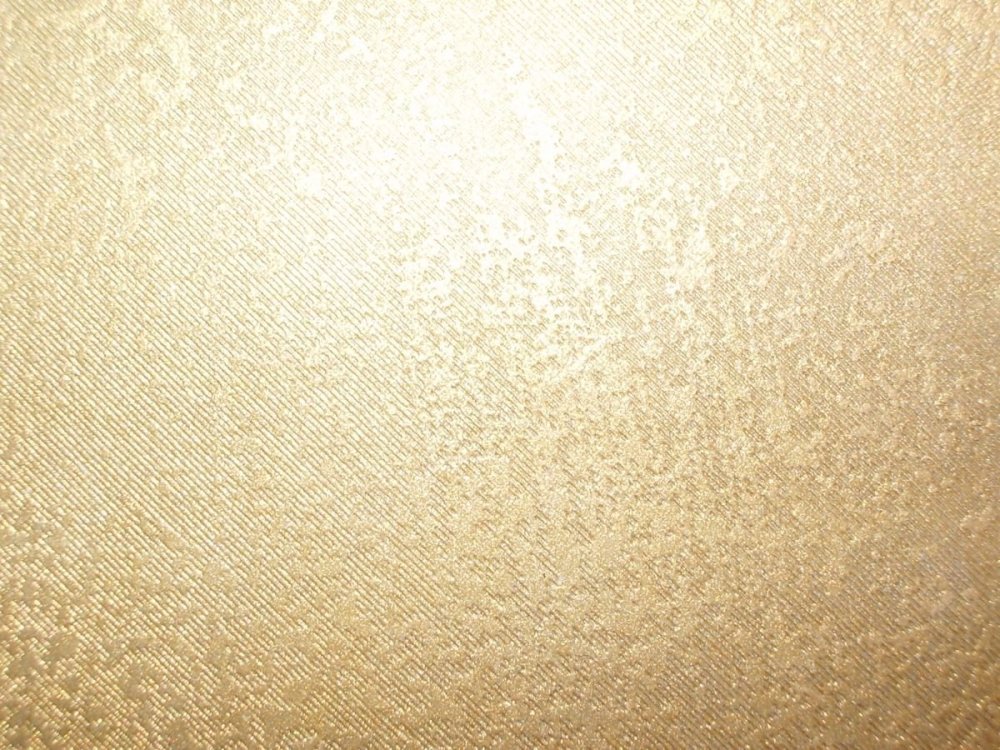 Бледно золотистый цвет