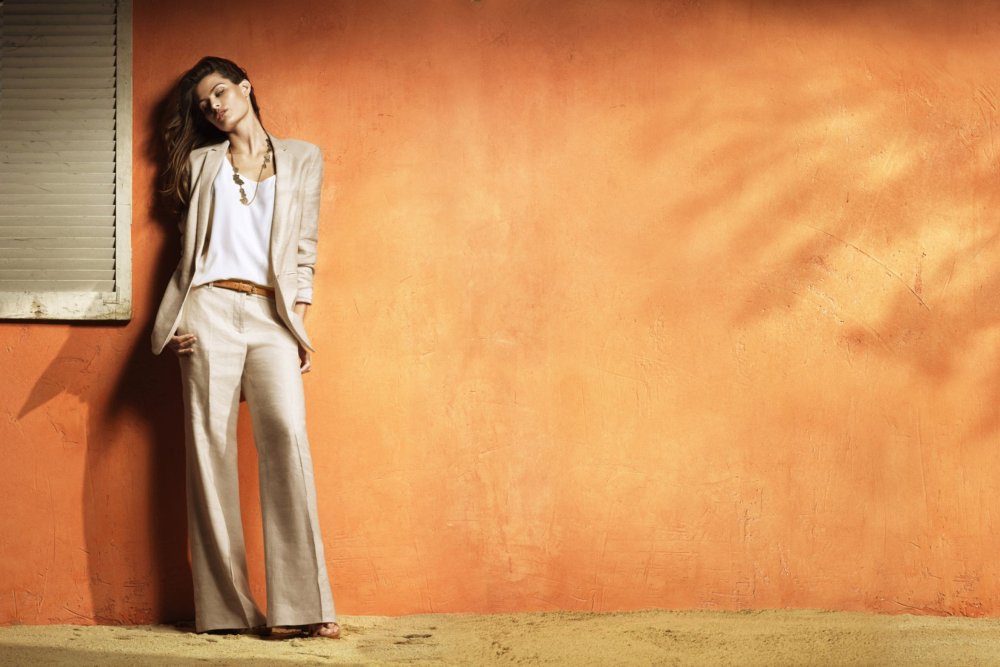 Женская одежда фон