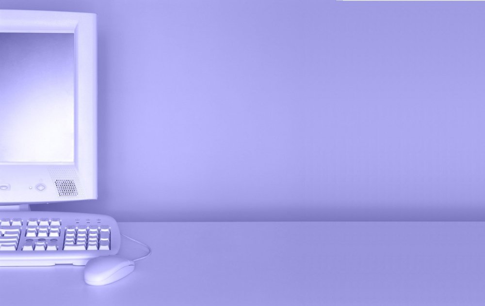 Фон для слайда с компьютером