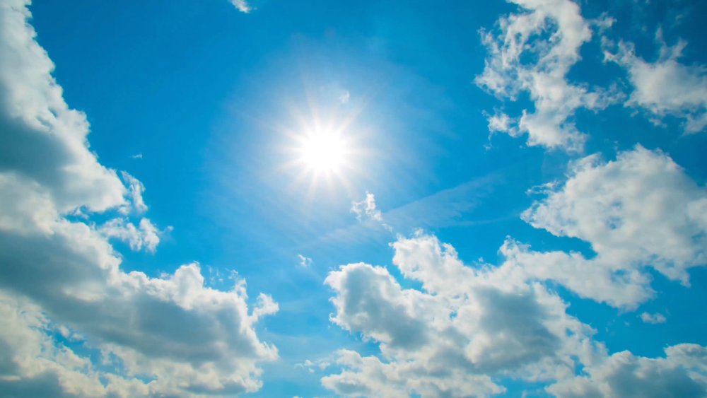 Голубое небо и солнце