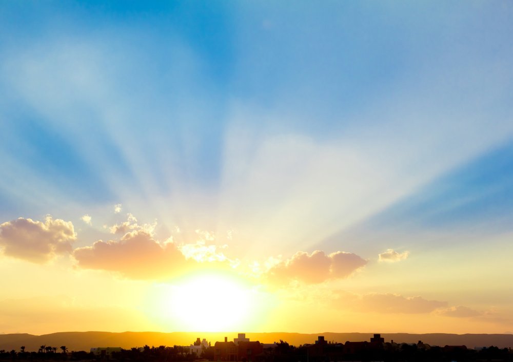 Небо с облачками и солнышком