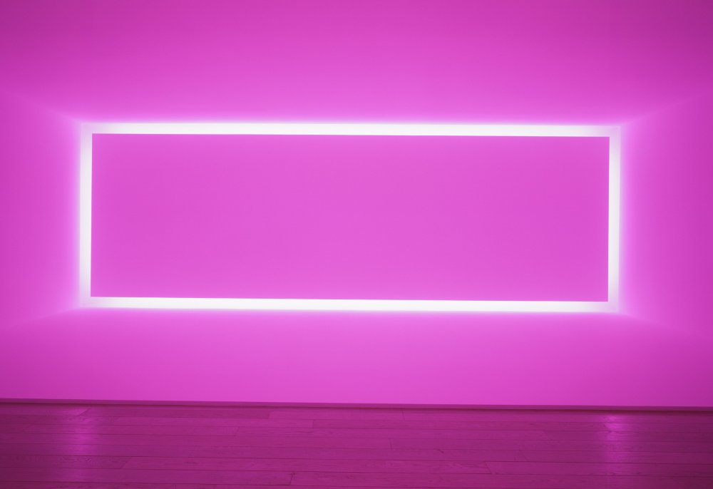 Неоновый розовый