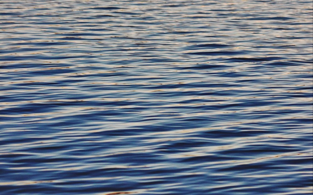 Водная гладь реки