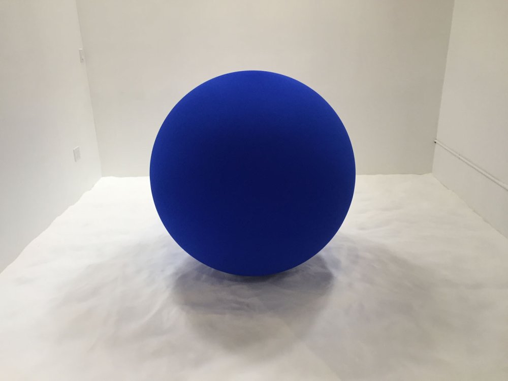 Ив Кляйн синяя Планета