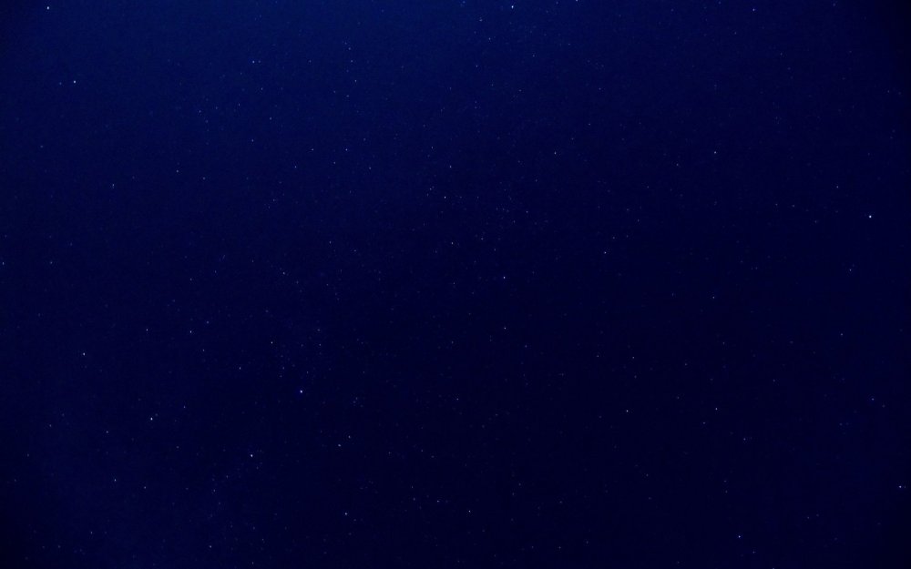 Темно синее небо со звездами