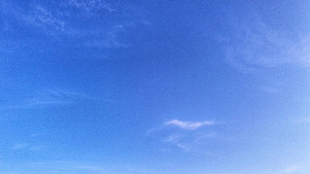 Безоблачное небо