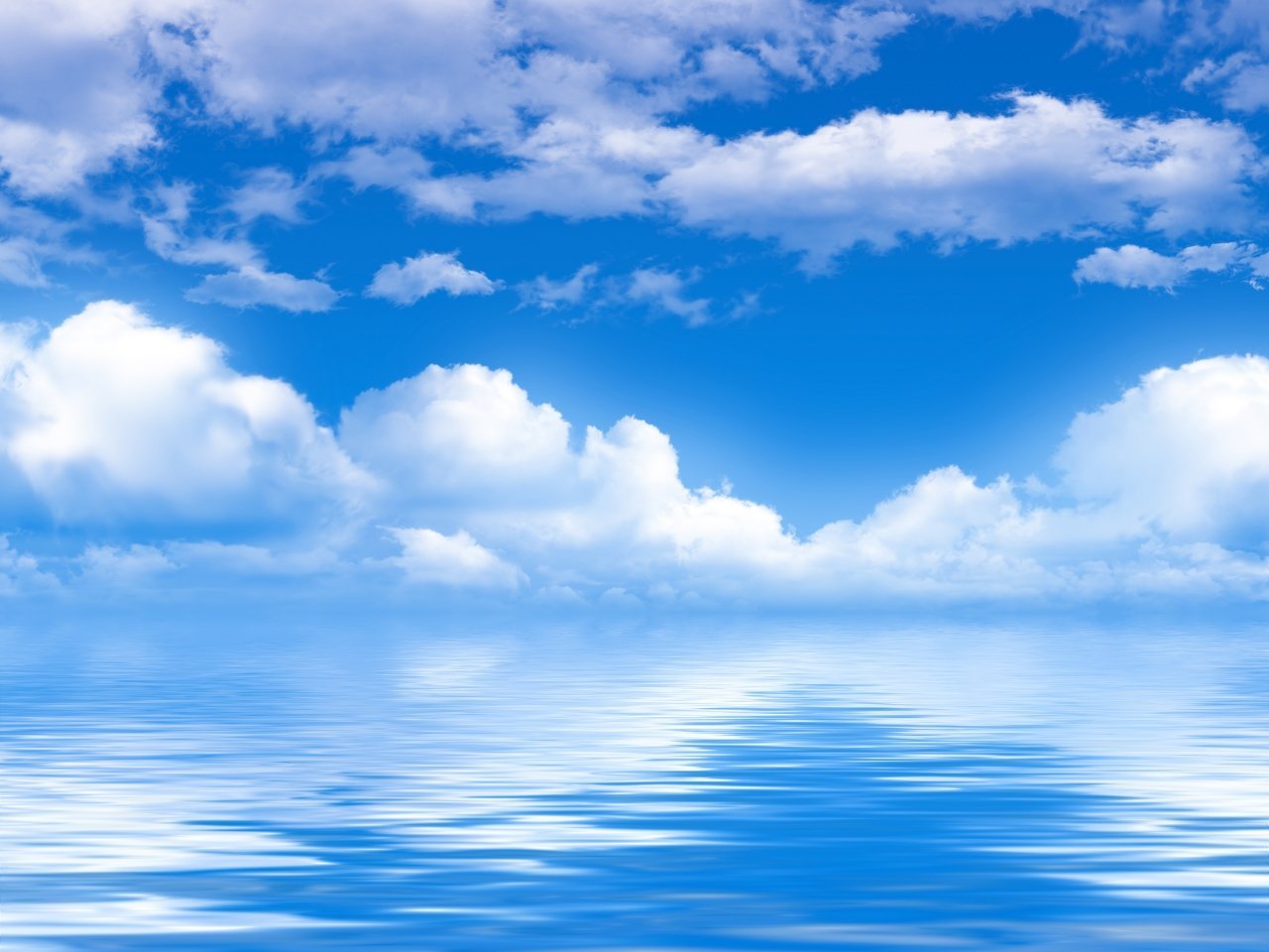 Голубое небо и море