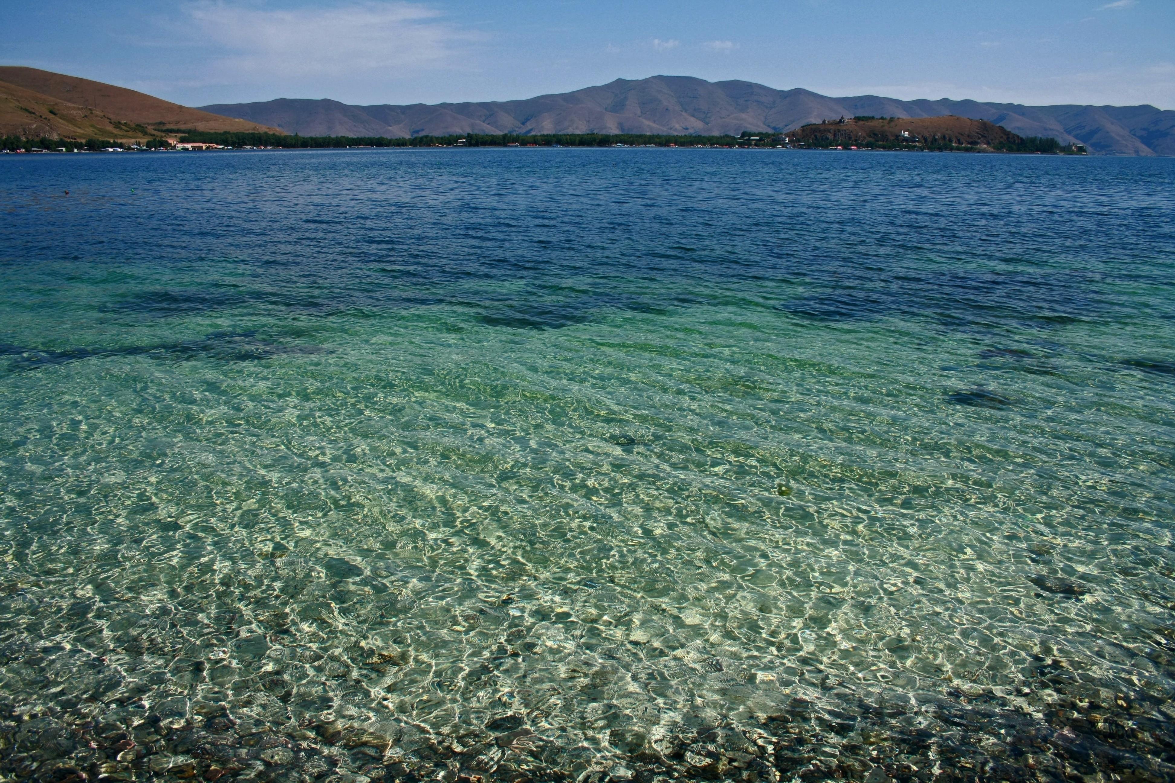 Озеро Севан берег