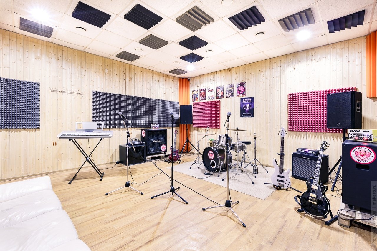 Вокальный зал. Студия для репетиций. Комната для репетиций музыкантов. Музыкальная студия для репетиций. Репетиционная точка.