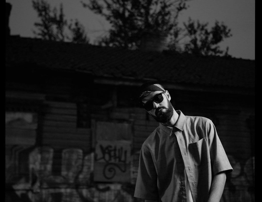 Мияги и Энди Фримен