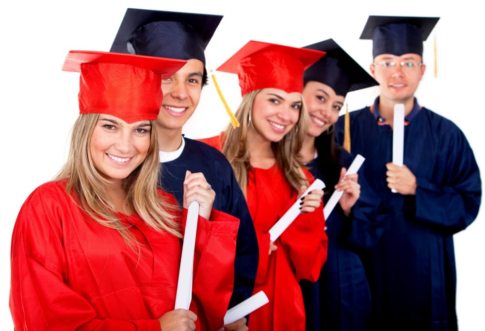 Выпускник на белом фоне