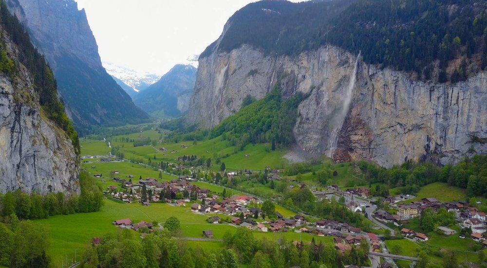 Долина водопадов Швейцария Лаутербруннен
