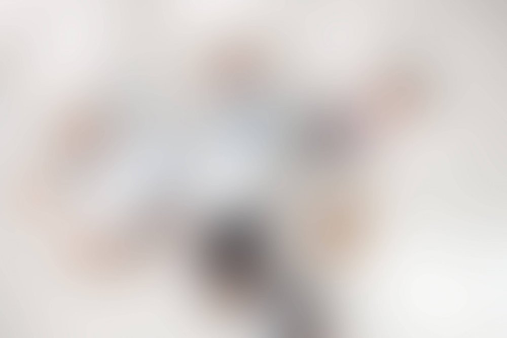 Белый размытый фон