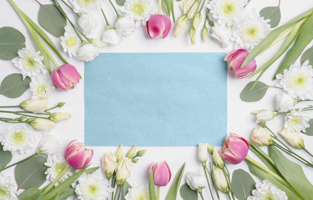 Нежный фон с тюльпанами