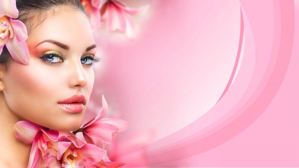 Девушка с визиткой