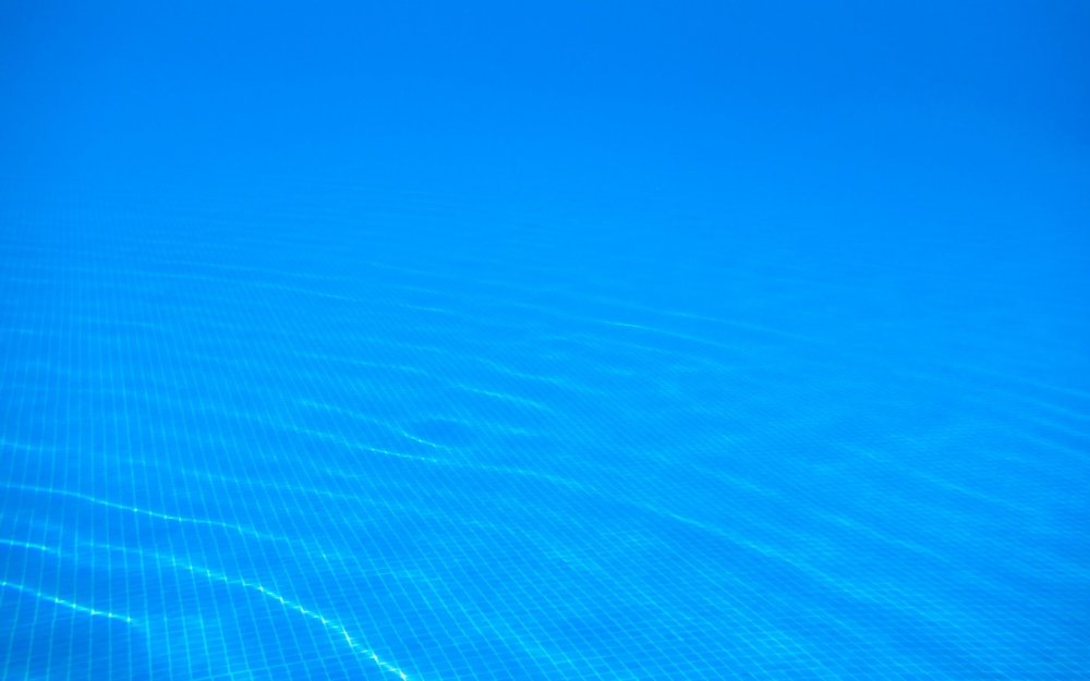 Бассейн вид из воды