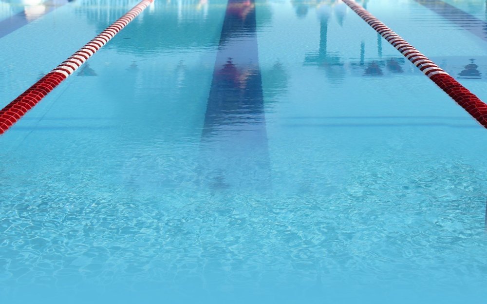 Вода в бассейне