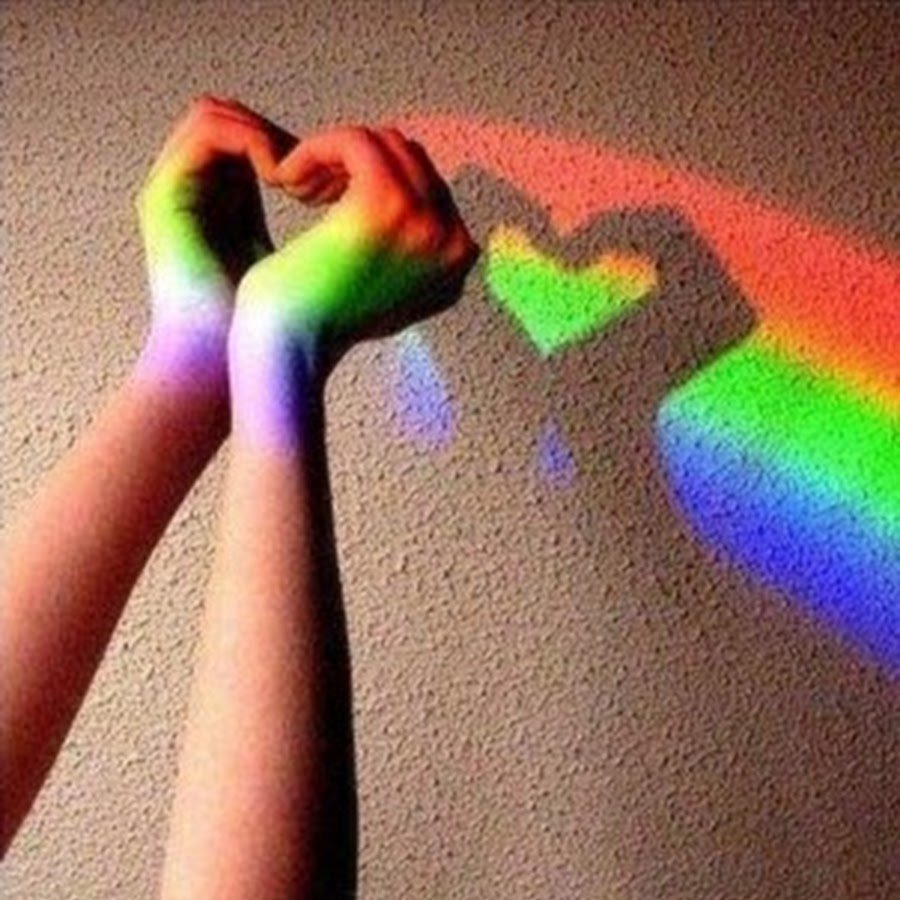 Радуга на черном фоне