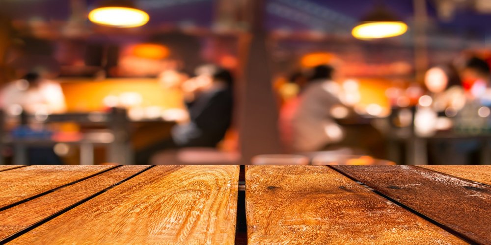 Бар пустой стол