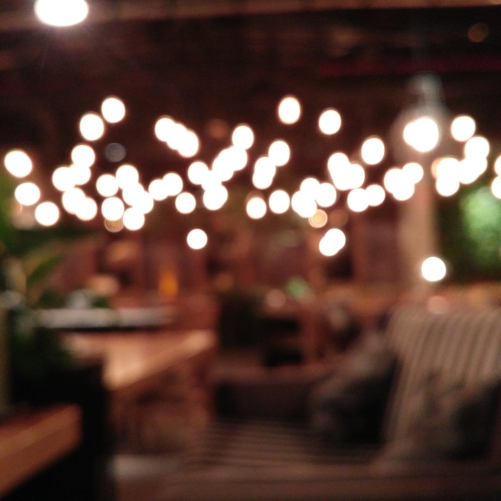 Пустой стол в ресторане