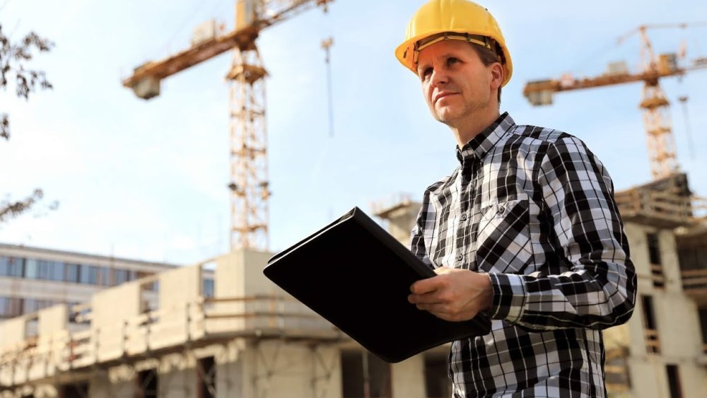 Человечек в каске