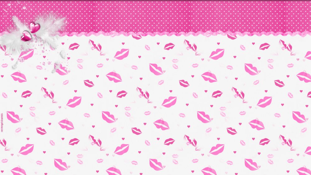 Поцелуйчик на белом фоне