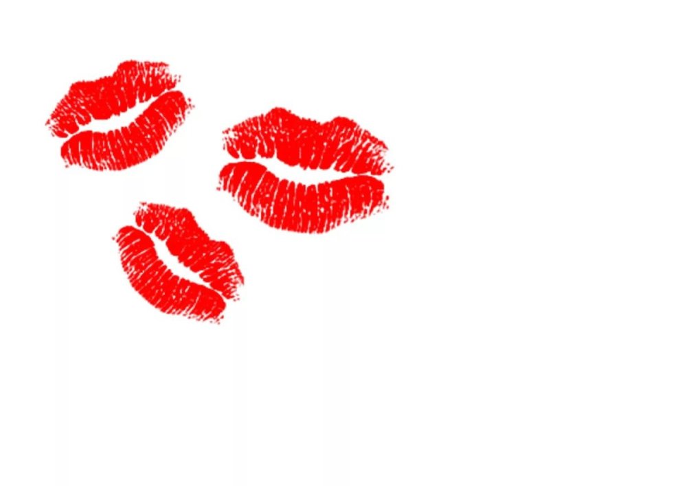 Отпечаток губ на бумаге