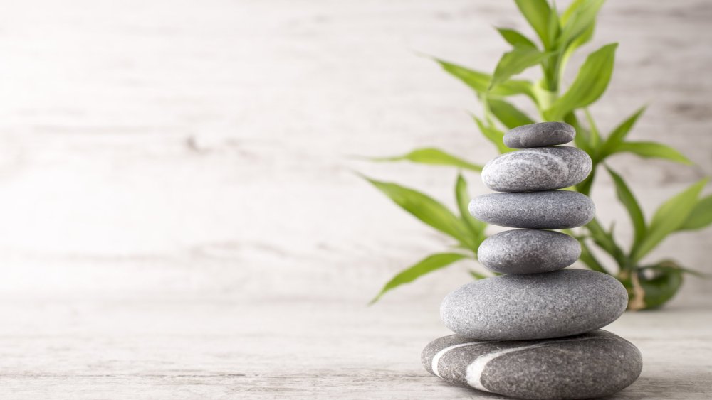 Креативные фоны для визитки массажиста