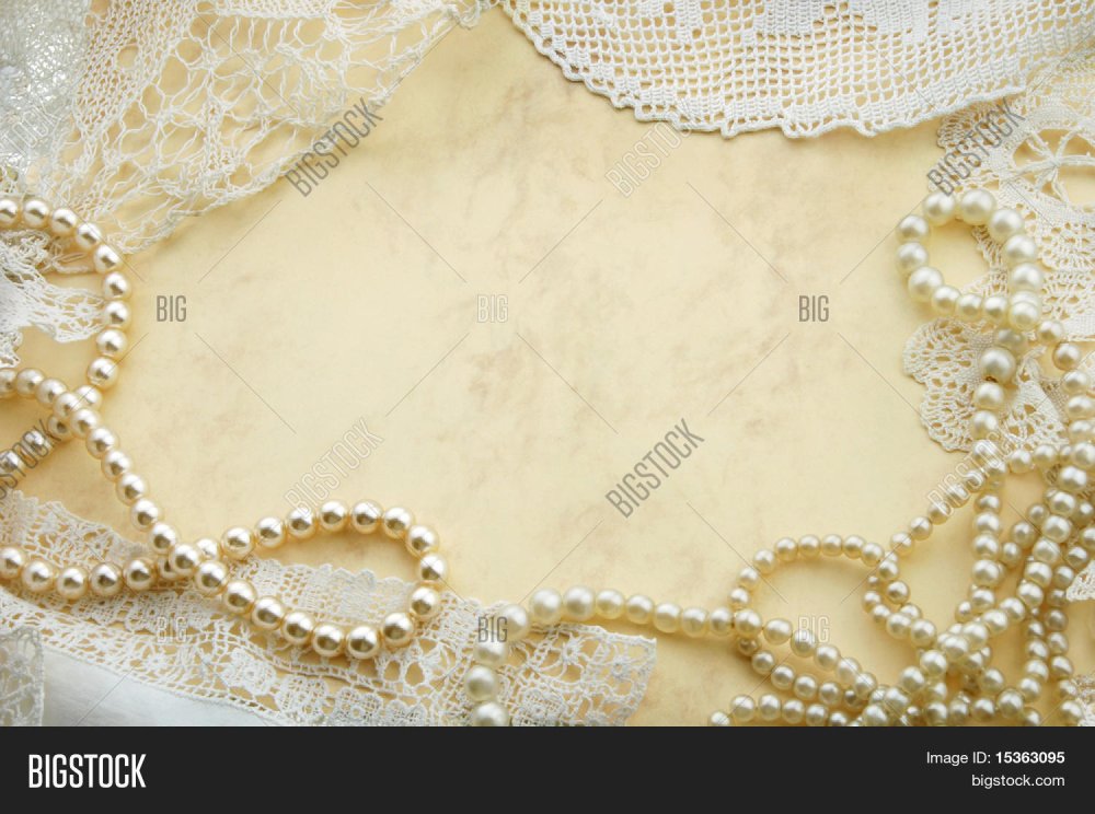 Фон с кружевами и бусинами