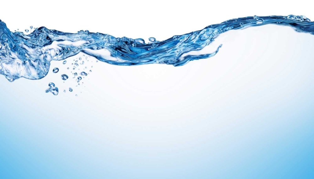 Голубая прозрачная вода