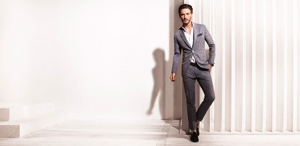 Расстегнутый пиджак